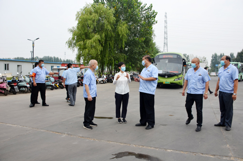市委常委、宣傳部部長王飛到我公司 督查全國文明城市建設(shè)提升工作