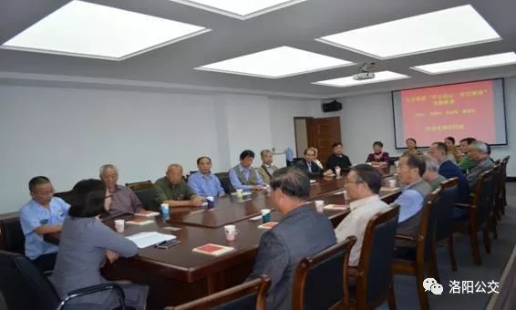 集團(tuán)黨委為離退休老干部上“不忘初心、牢記使命”主題教育專題黨課
